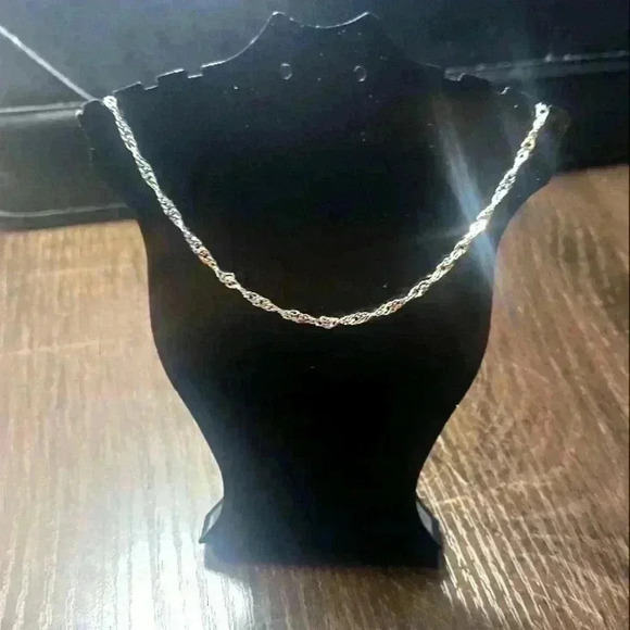 Simple elegant chain - Picture 1 of 6